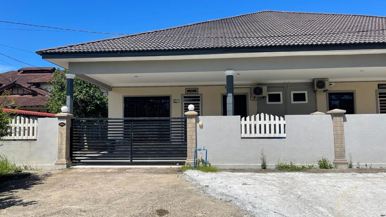 Nikmat Homestay Riyadh Kampong Tuan Mandak Ngoại thất bức ảnh